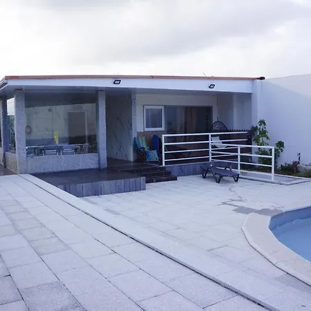 Casinha Bonecas - Casa Com Piscina Privada