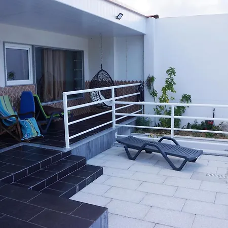 Casinha Bonecas - Casa Com Piscina Privada
