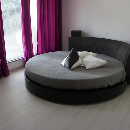 Casinha Bonecas - Casa Com Piscina Privada *