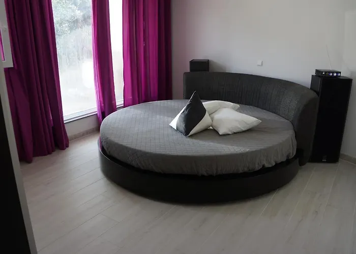 Casinha Bonecas - Casa Com Piscina Privada *